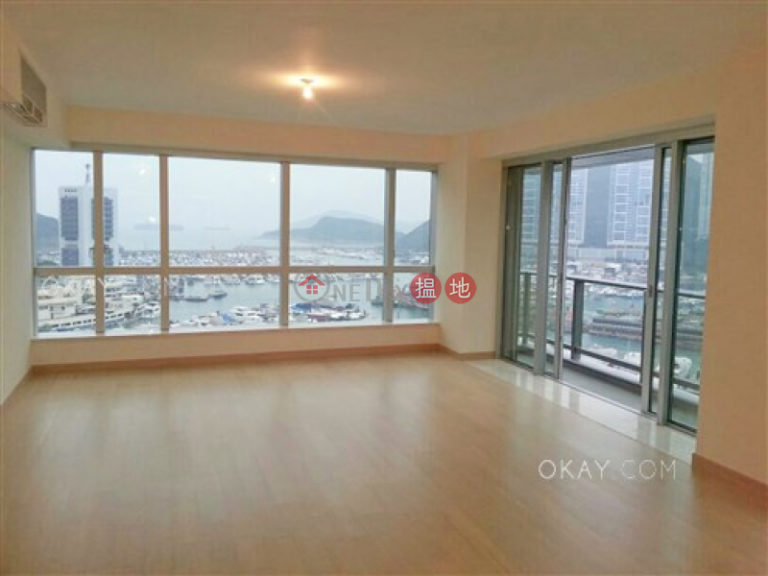 Luxurious 4 bedroom with balcony & parking | Rental