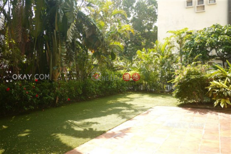 Gorgeous 4 bedroom with balcony & parking | Rental