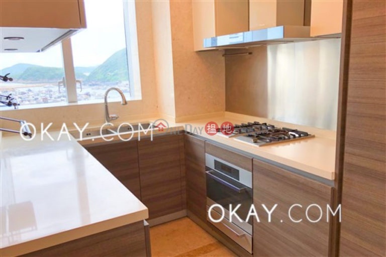 Gorgeous 3 bedroom with sea views, balcony | For Sale