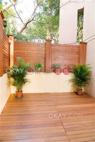 Stylish 2 bedroom with parking | For Sale