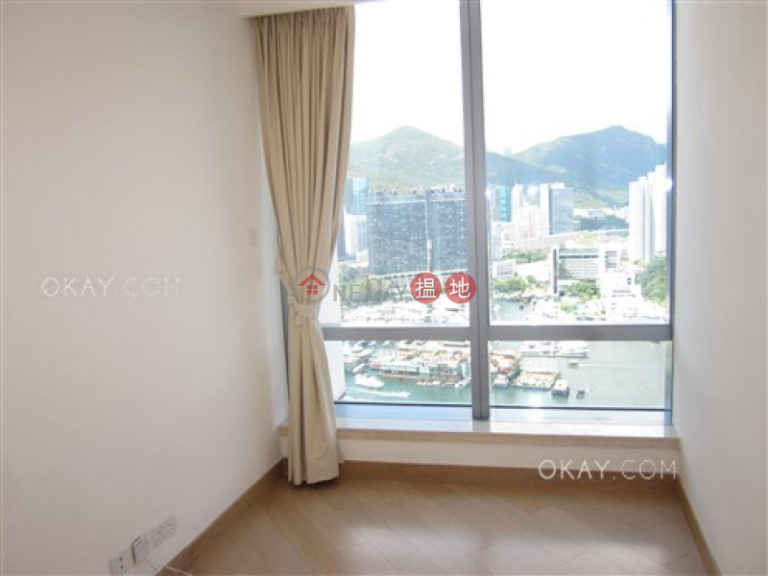 Gorgeous 3 bed on high floor with sea views & balcony | For Sale