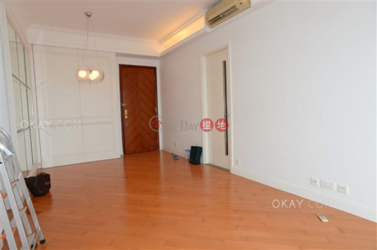 Charming 2 bed on high floor with sea views & balcony | For Sale