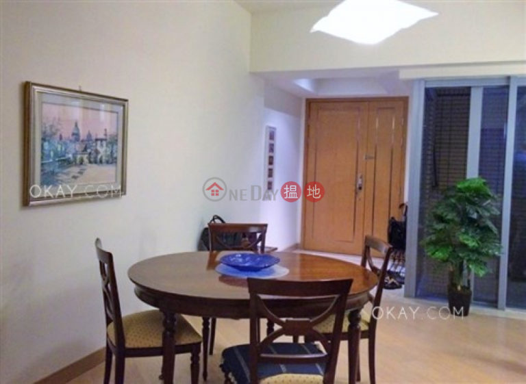 Nicely kept 3 bedroom with sea views & balcony | For Sale