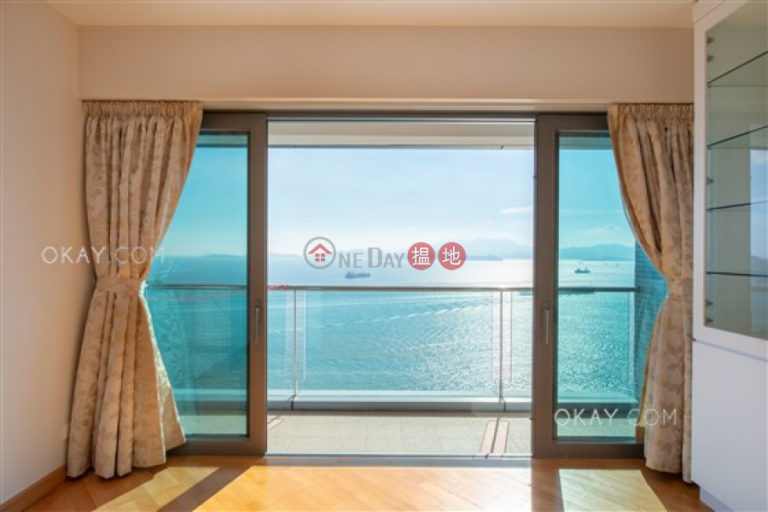 Beautiful 3 bed on high floor with sea views & balcony | Rental