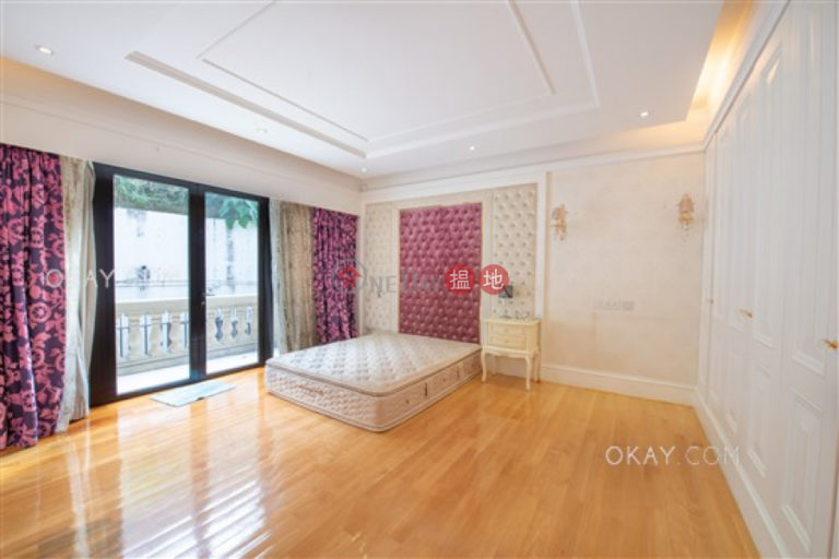 Luxurious house with terrace & parking | For Sale
