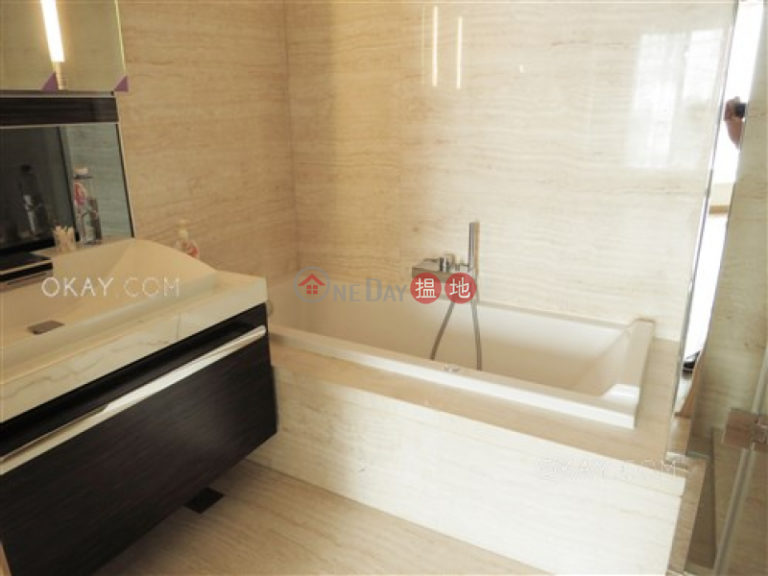 Stylish 3 bedroom with balcony & parking | Rental