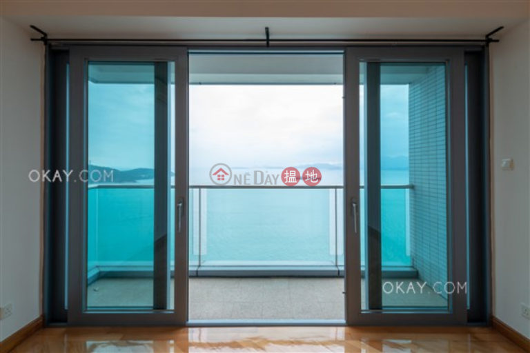 Stylish 3 bed on high floor with sea views & balcony | Rental