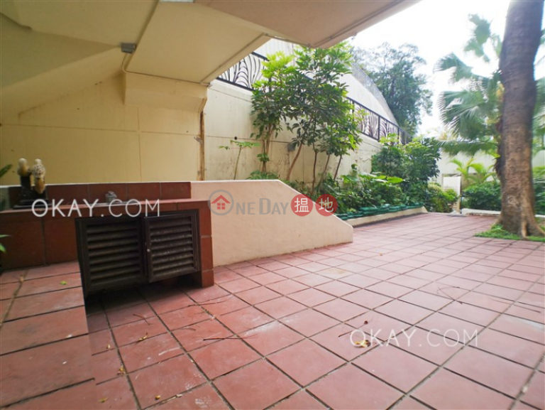 Beautiful house with terrace & parking | Rental