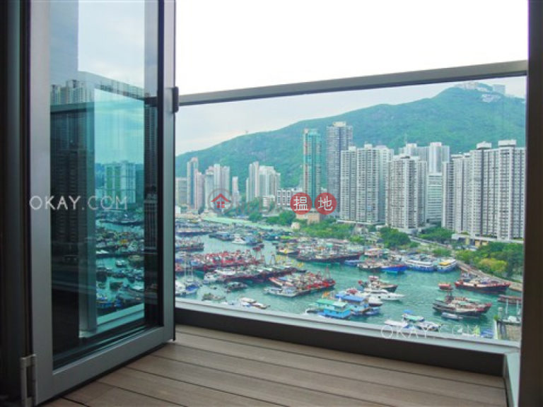 Elegant 2 bedroom with sea views & balcony | Rental
