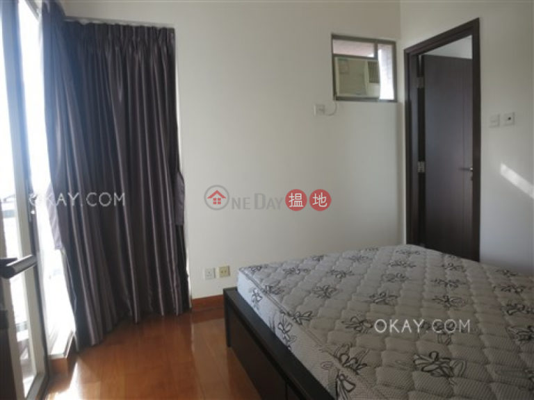 Tasteful 3 bedroom with sea views & balcony | Rental