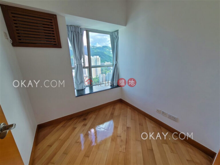 Gorgeous 3 bedroom on high floor with rooftop | Rental
