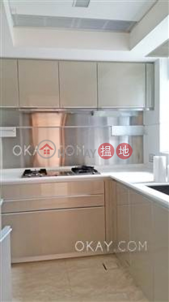 Lovely 3 bedroom on high floor with balcony & parking | Rental