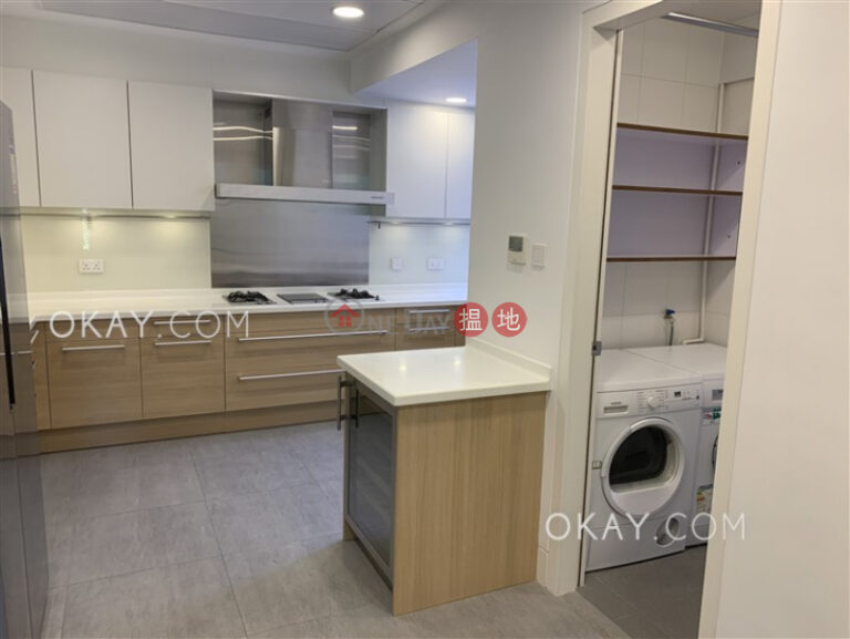 Gorgeous 3 bedroom with rooftop, balcony | Rental