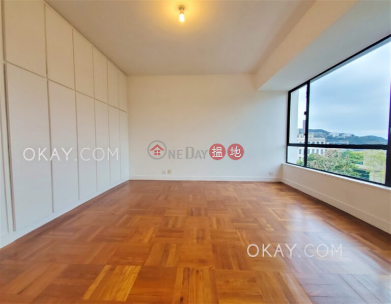 Rare house with sea views, rooftop & terrace | Rental