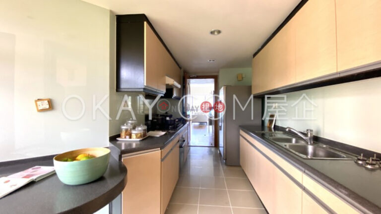 Lovely 4 bedroom on high floor with parking | Rental