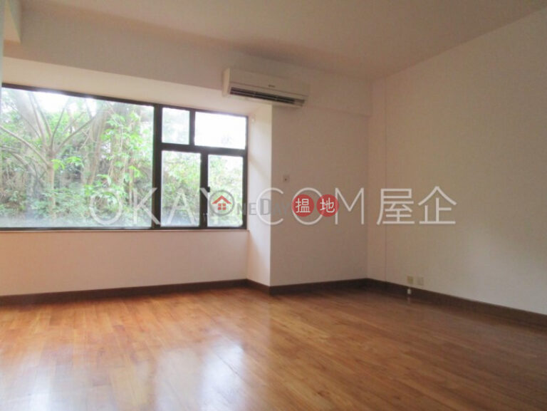 Rare 3 bedroom with terrace & parking | Rental