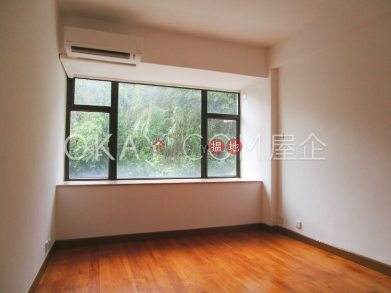 Rare 3 bedroom with terrace & parking | Rental